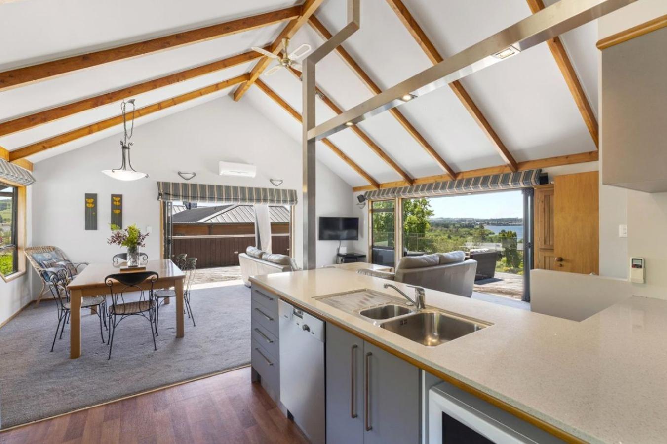 Acacia Sunrise - Taupo Villa Exteriör bild